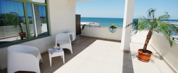 Sejur 7 nopti, Hotel MALIBU 4* - Mamaia, Romania, transport cu avionul din Cluj, de la 1790 Ron/ pers. - Photo 3